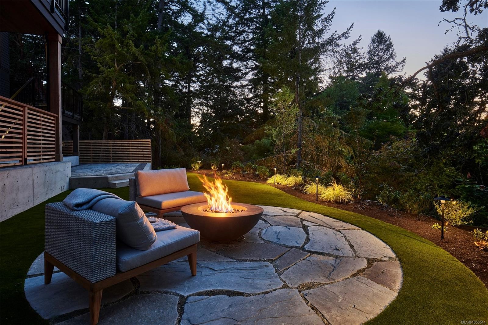 3912 Woodlands Pl, Saanich, BC