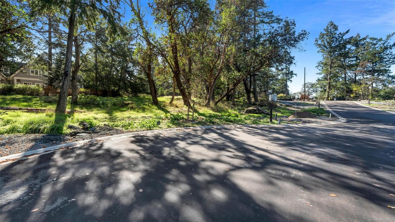 3908 Woodlands Pl, Saanich, BC