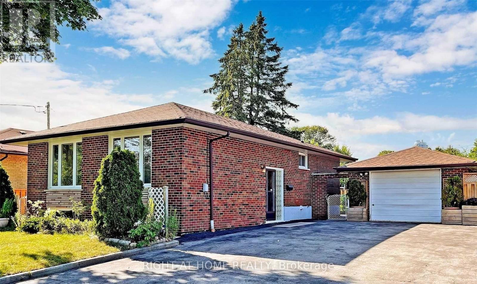32 Brimorton Drive, Toronto, ON