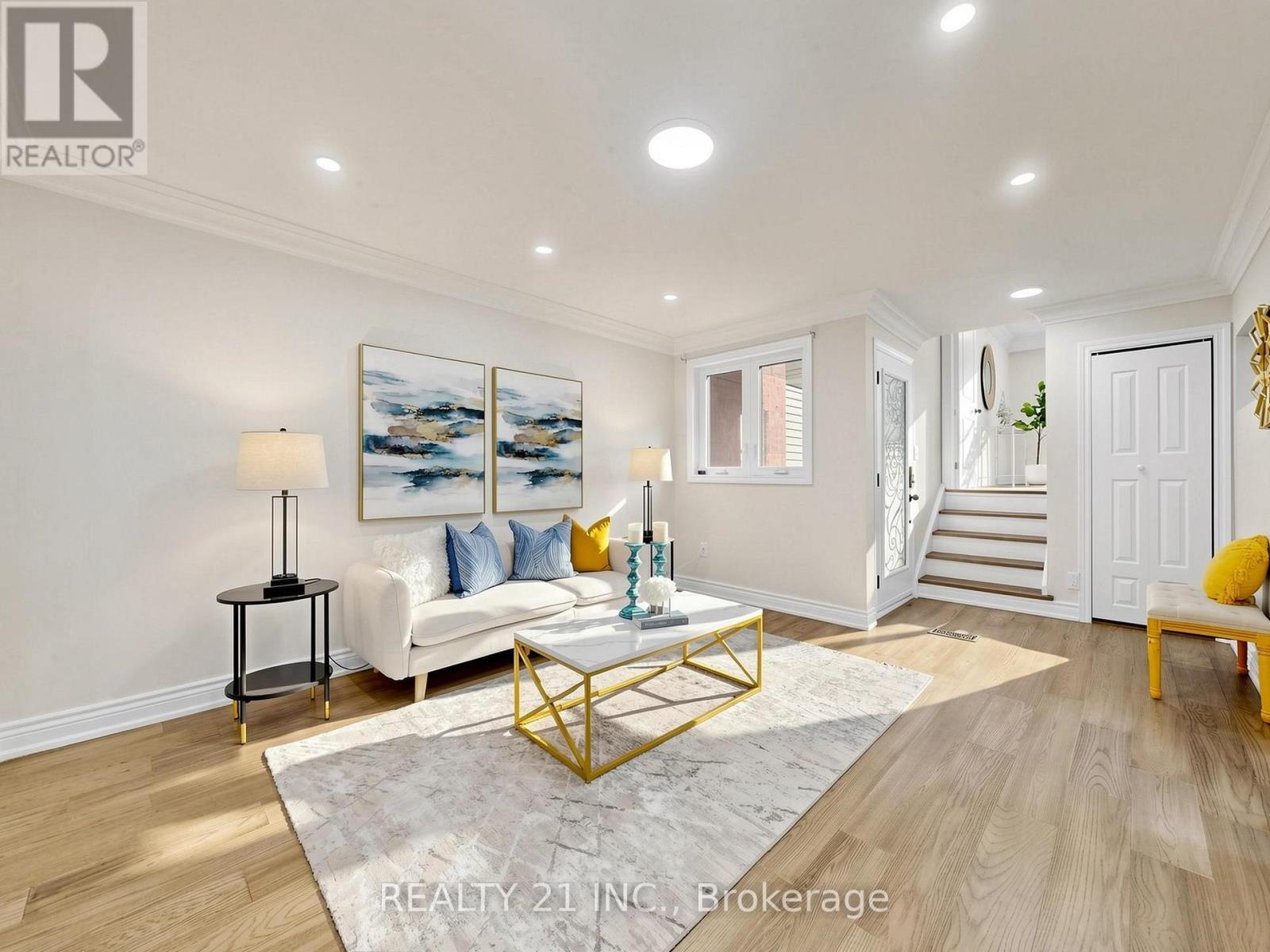 120 Queensbury Avenue, Toronto, ON