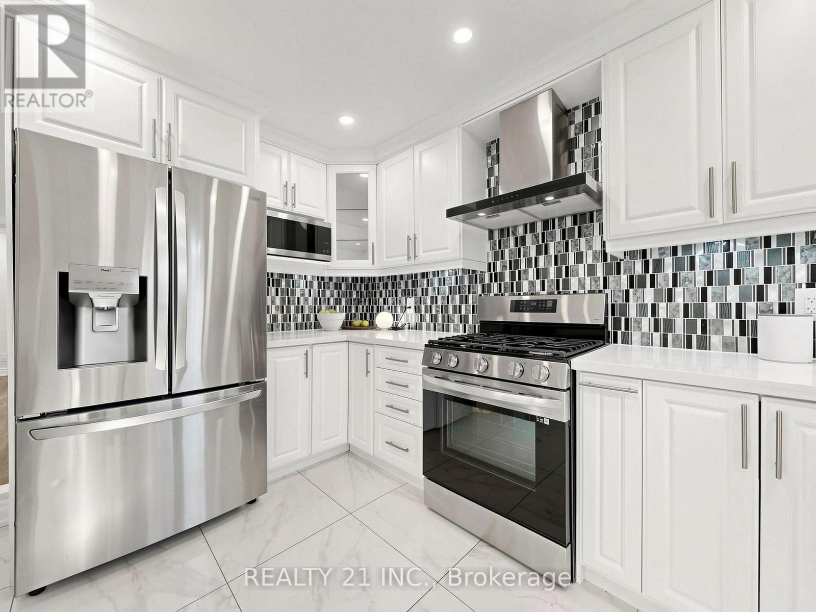 120 Queensbury Avenue, Toronto, ON