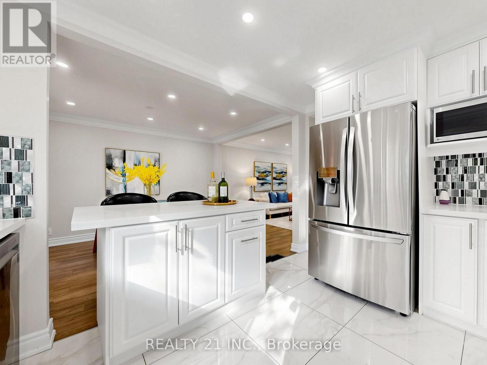 120 Queensbury Avenue, Toronto, ON