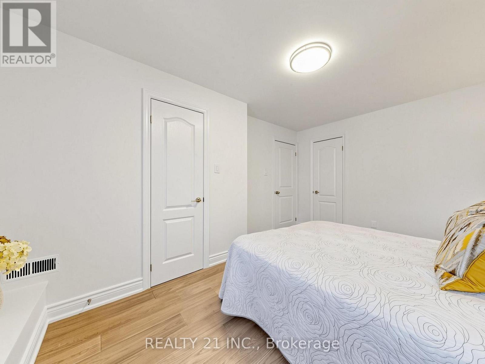 120 Queensbury Avenue, Toronto, ON