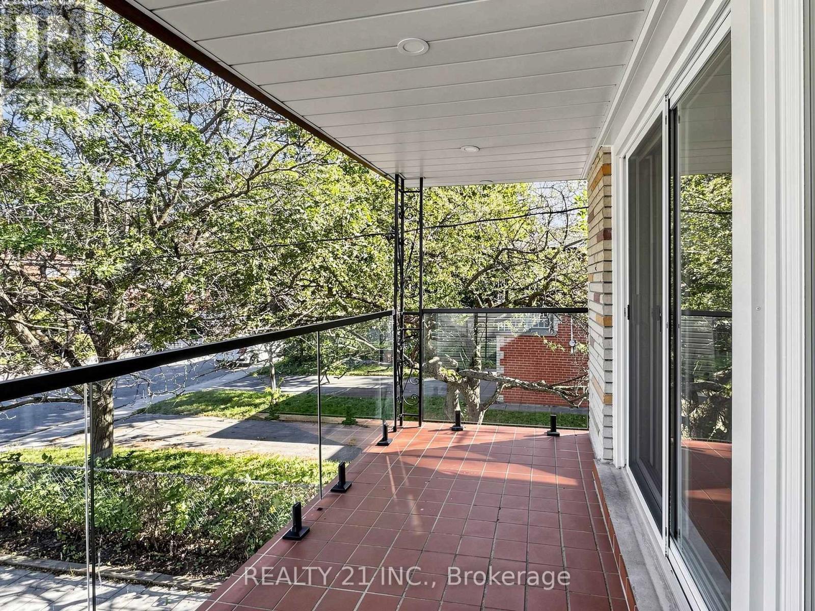 120 Queensbury Avenue, Toronto, ON