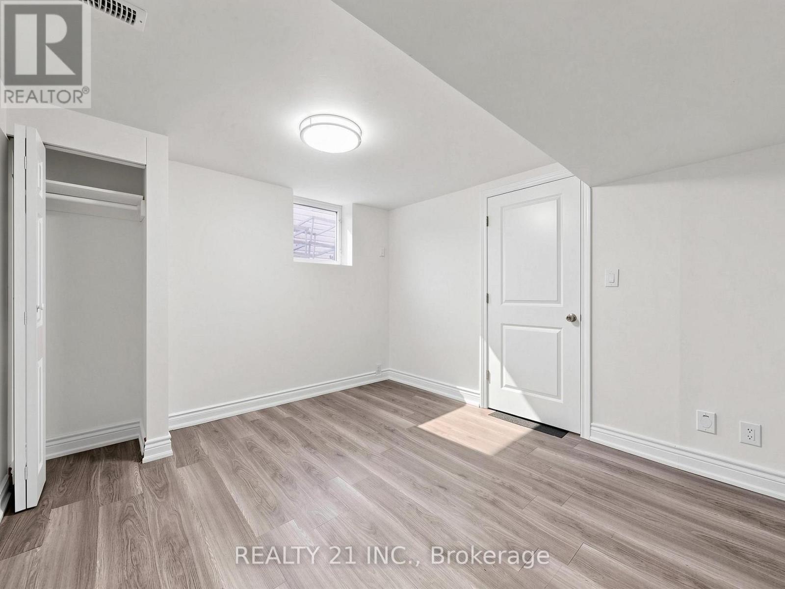 120 Queensbury Avenue, Toronto, ON