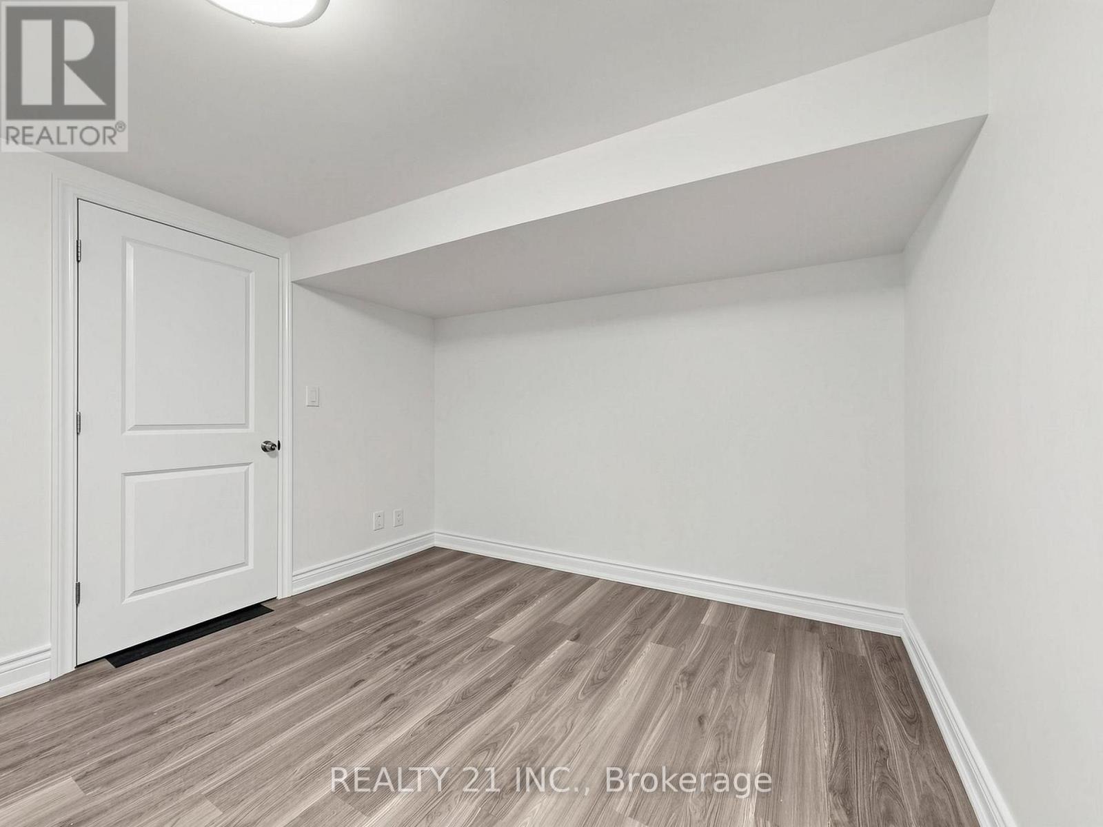 120 Queensbury Avenue, Toronto, ON