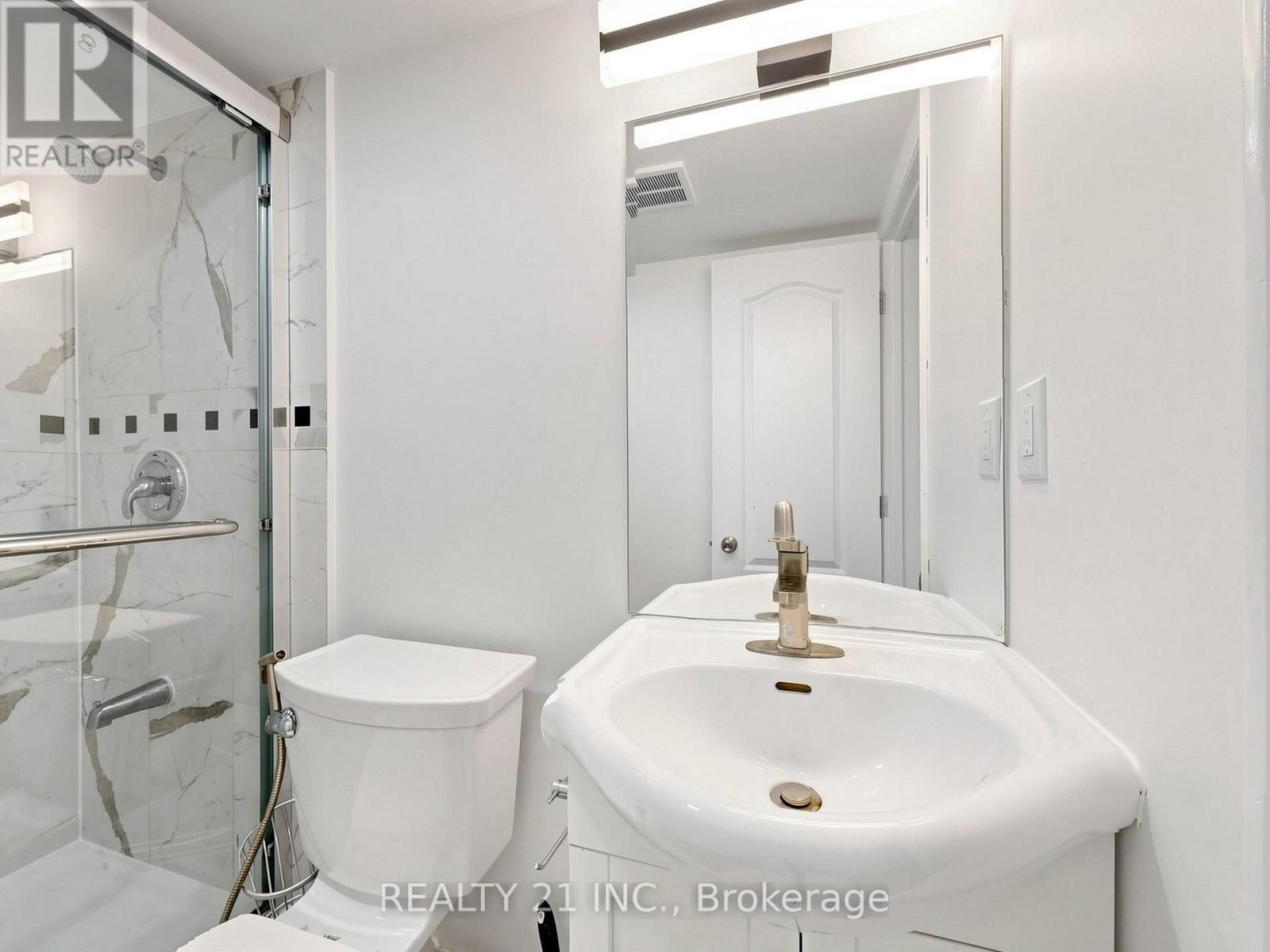 120 Queensbury Avenue, Toronto, ON