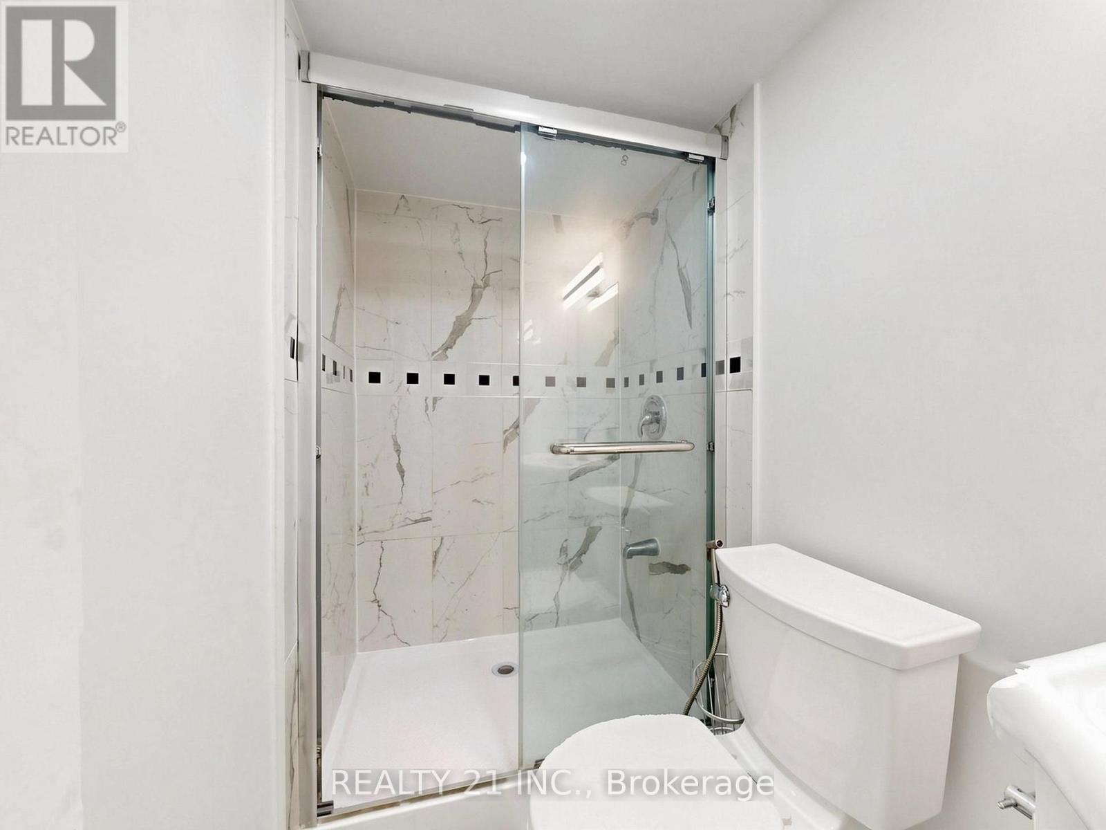 120 Queensbury Avenue, Toronto, ON