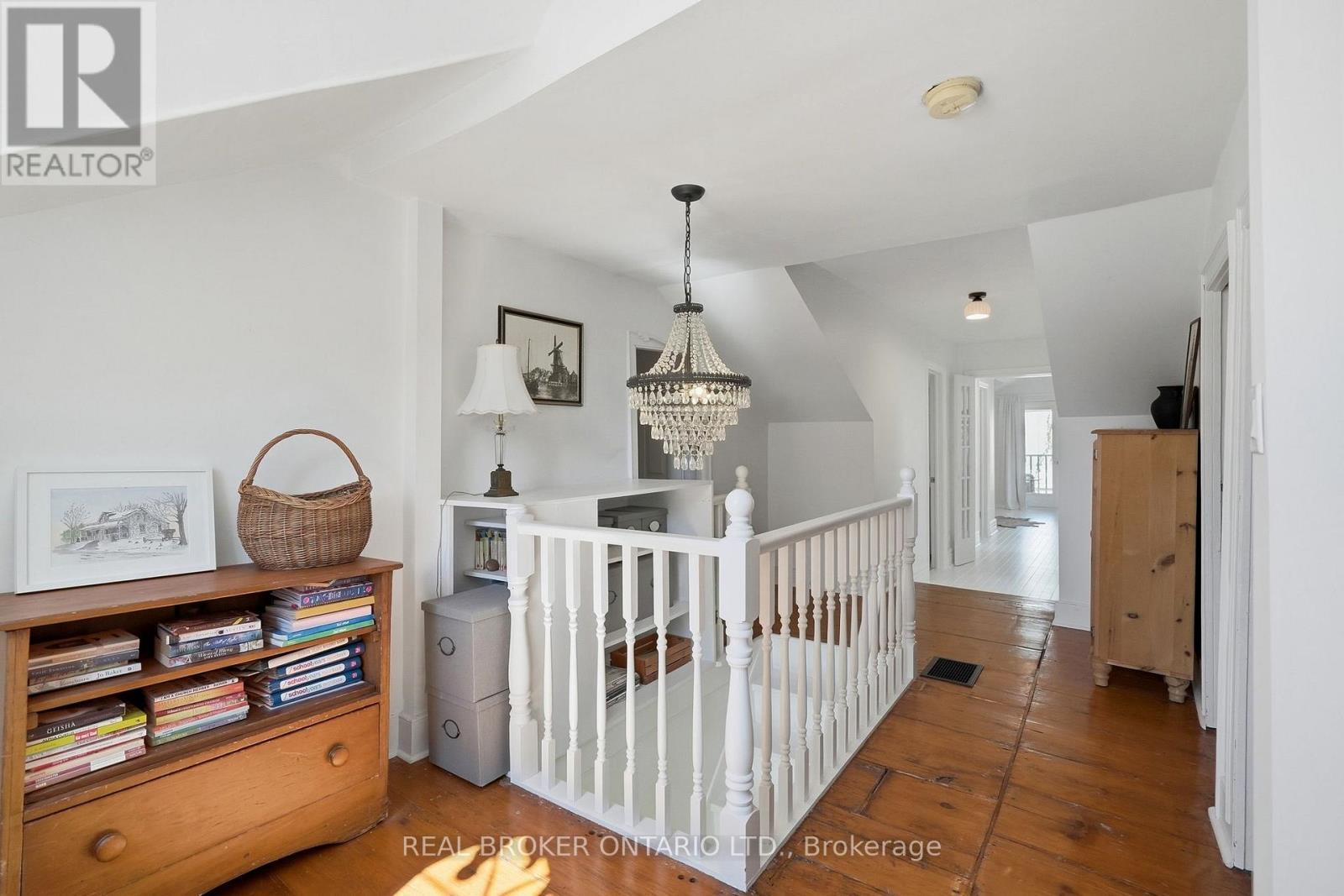 1264 Old 8 Highway, Hamilton, ON