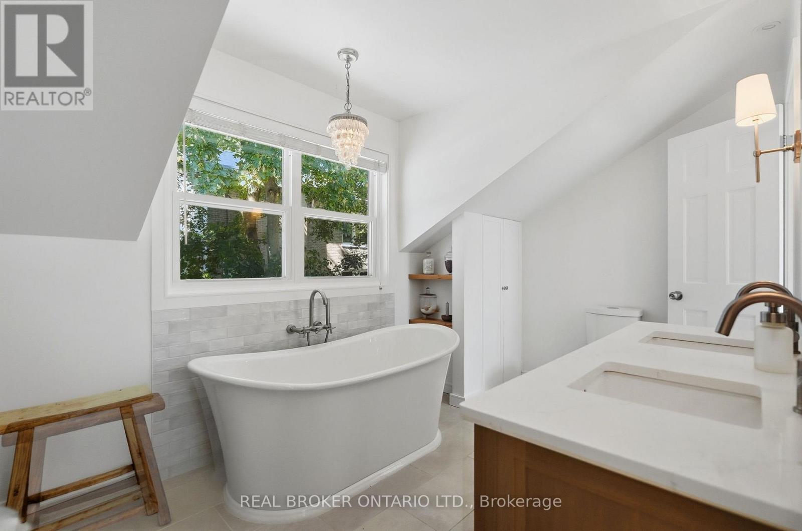1264 Old 8 Highway, Hamilton, ON