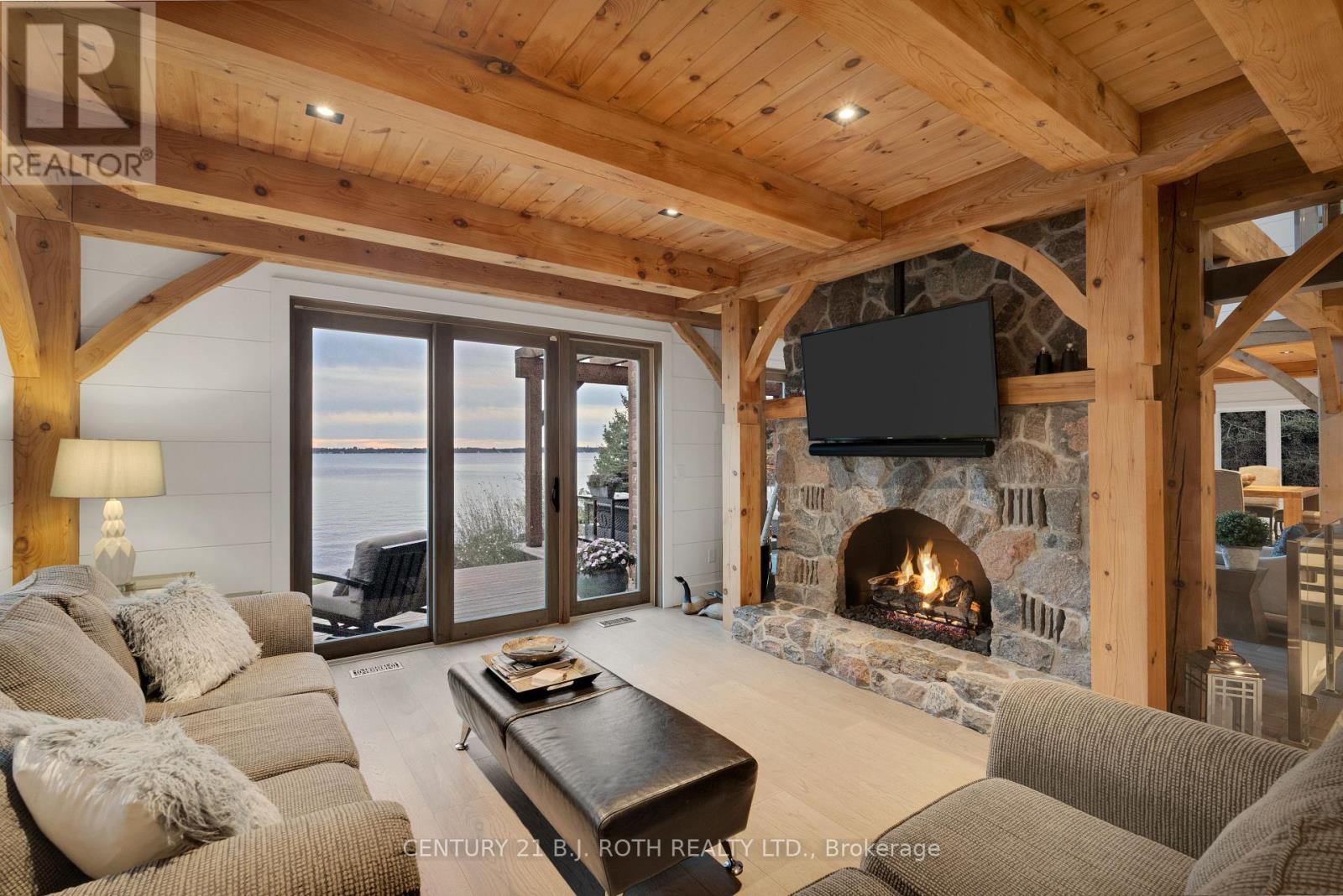 247 Lakeshore Road W, Oro-Medonte, ON