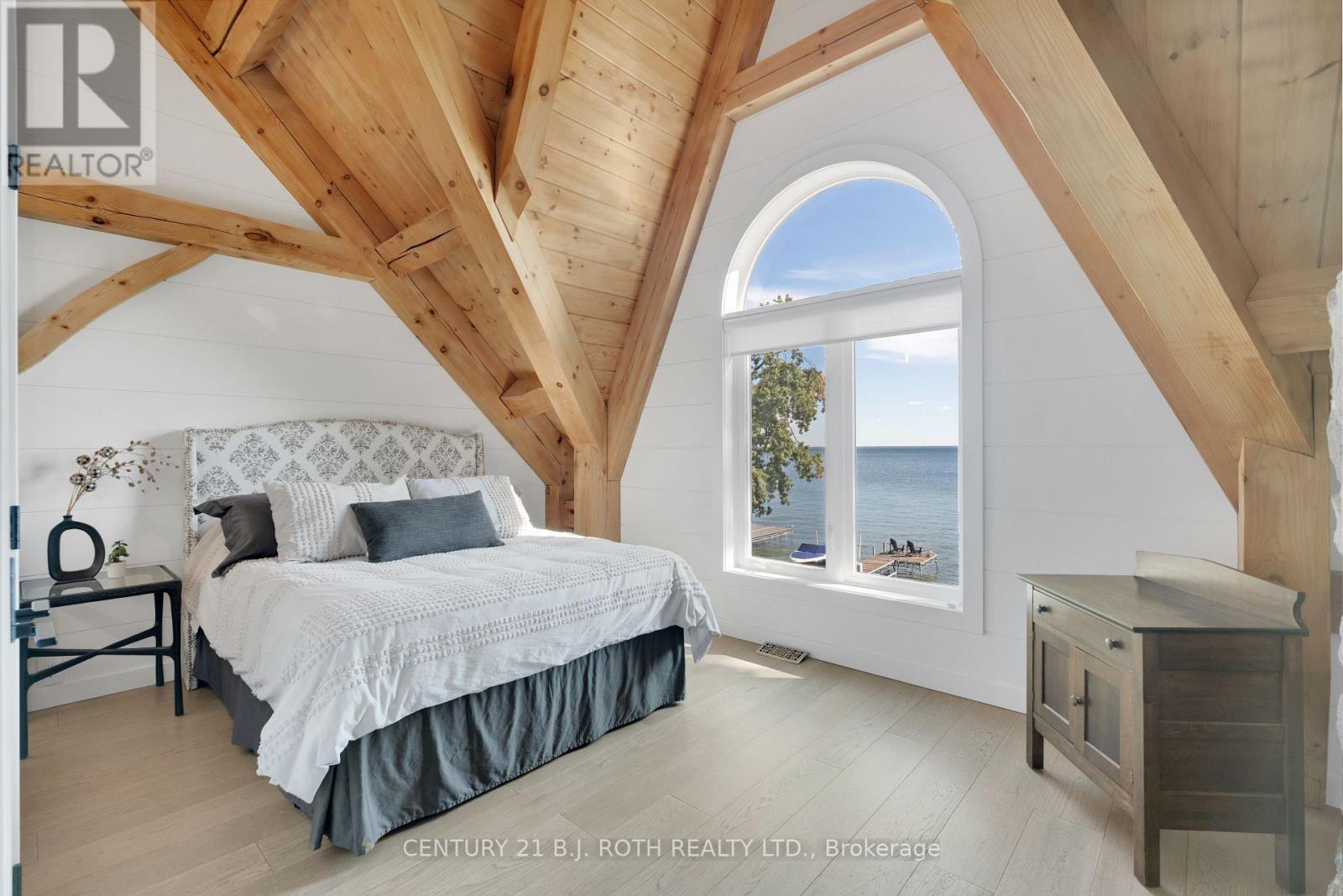 247 Lakeshore Road W, Oro-Medonte, ON