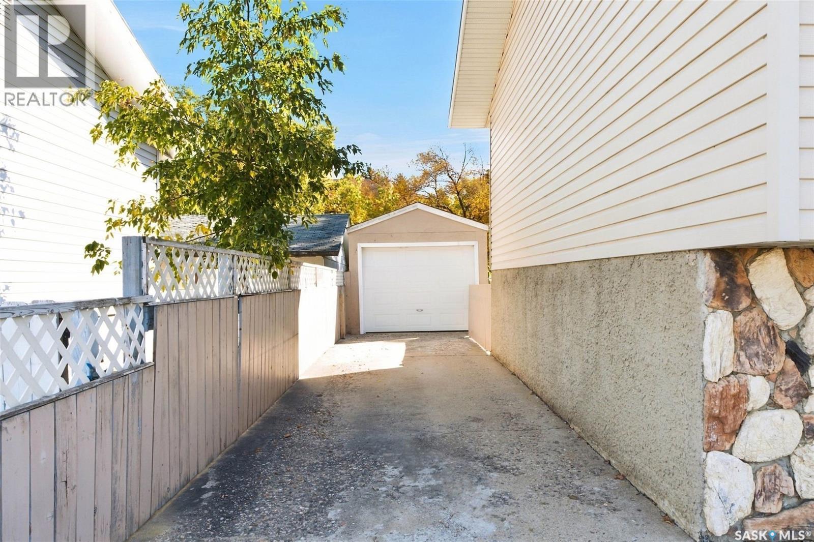 3343 Fairlight Drive, Saskatoon, SK