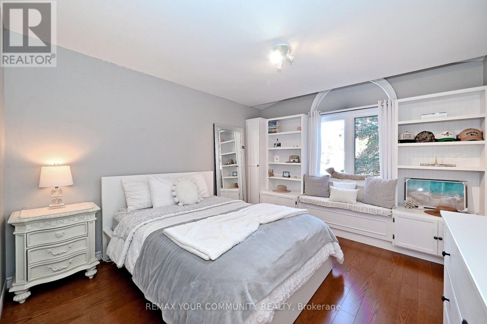 Bedroom with Built-in Shelves-Window Seat - 1530 Canada Court, Oakville, ON