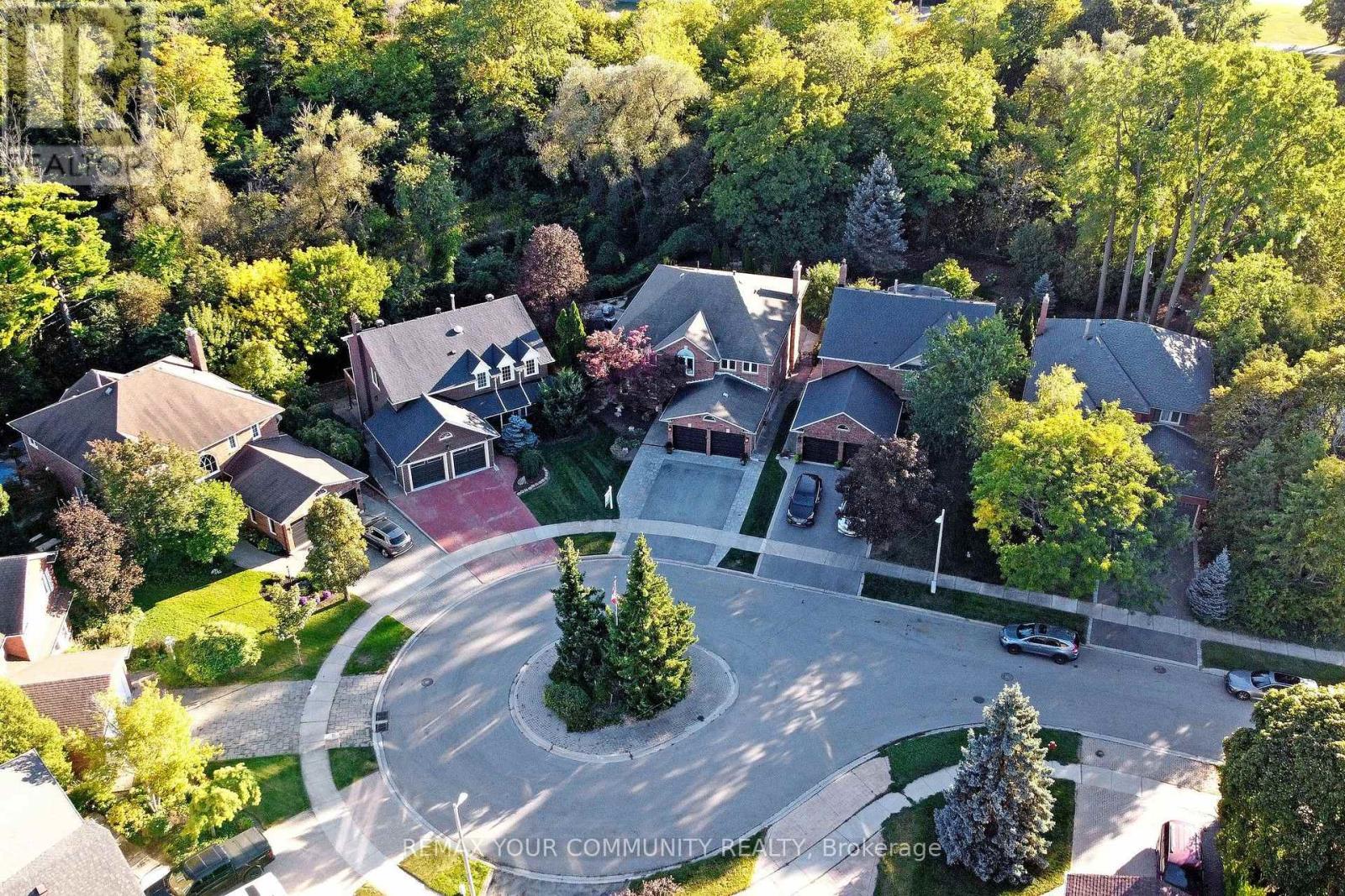 Cul-de -Sac overhead shot - 1530 Canada Court, Oakville, ON
