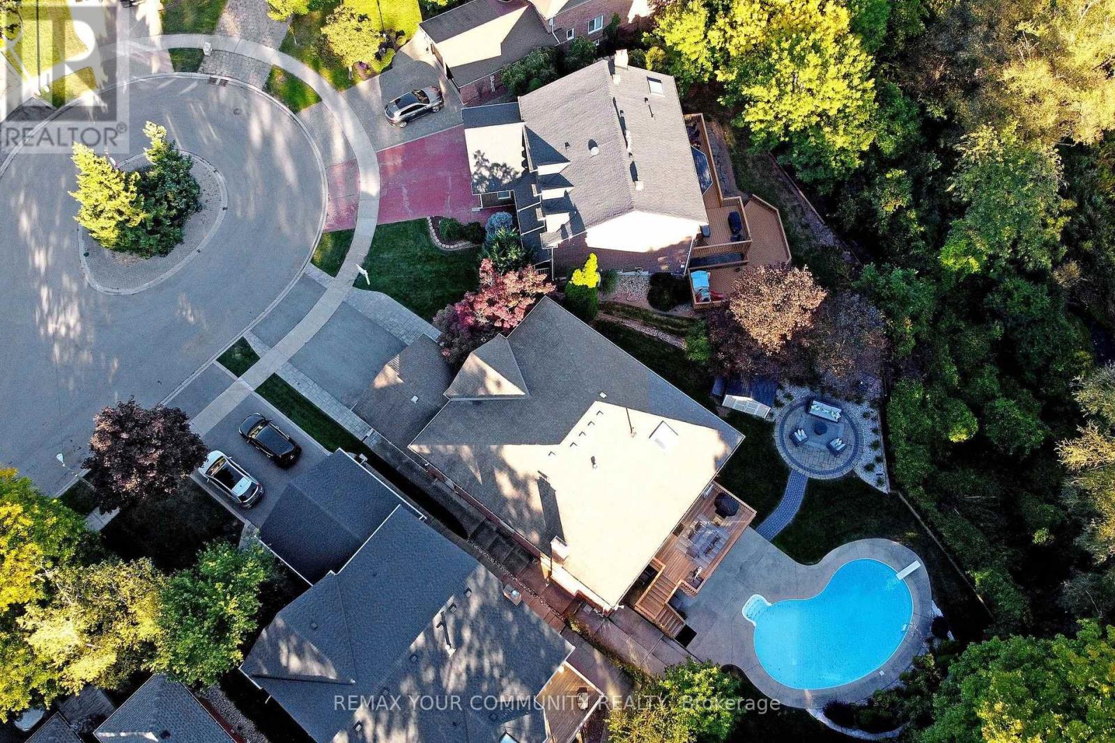 House shot - 1530 Canada Court, Oakville, ON