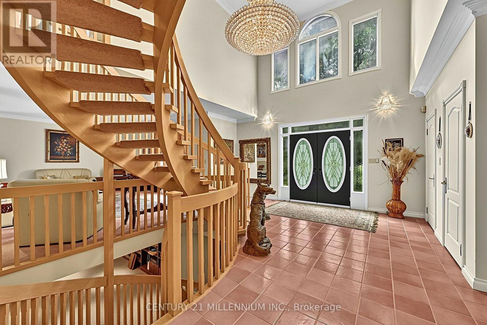 16 Tanglewood Drive, Caledon, ON