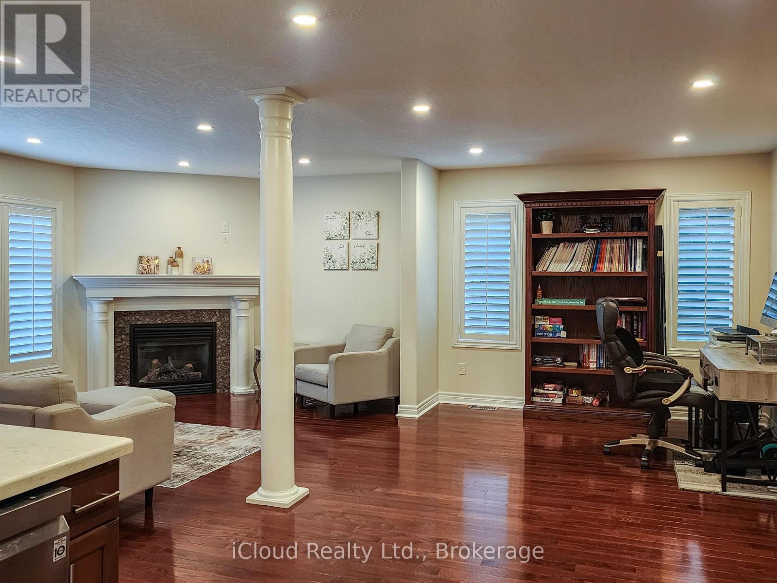 55 Magnificent Way, Hamilton, ON