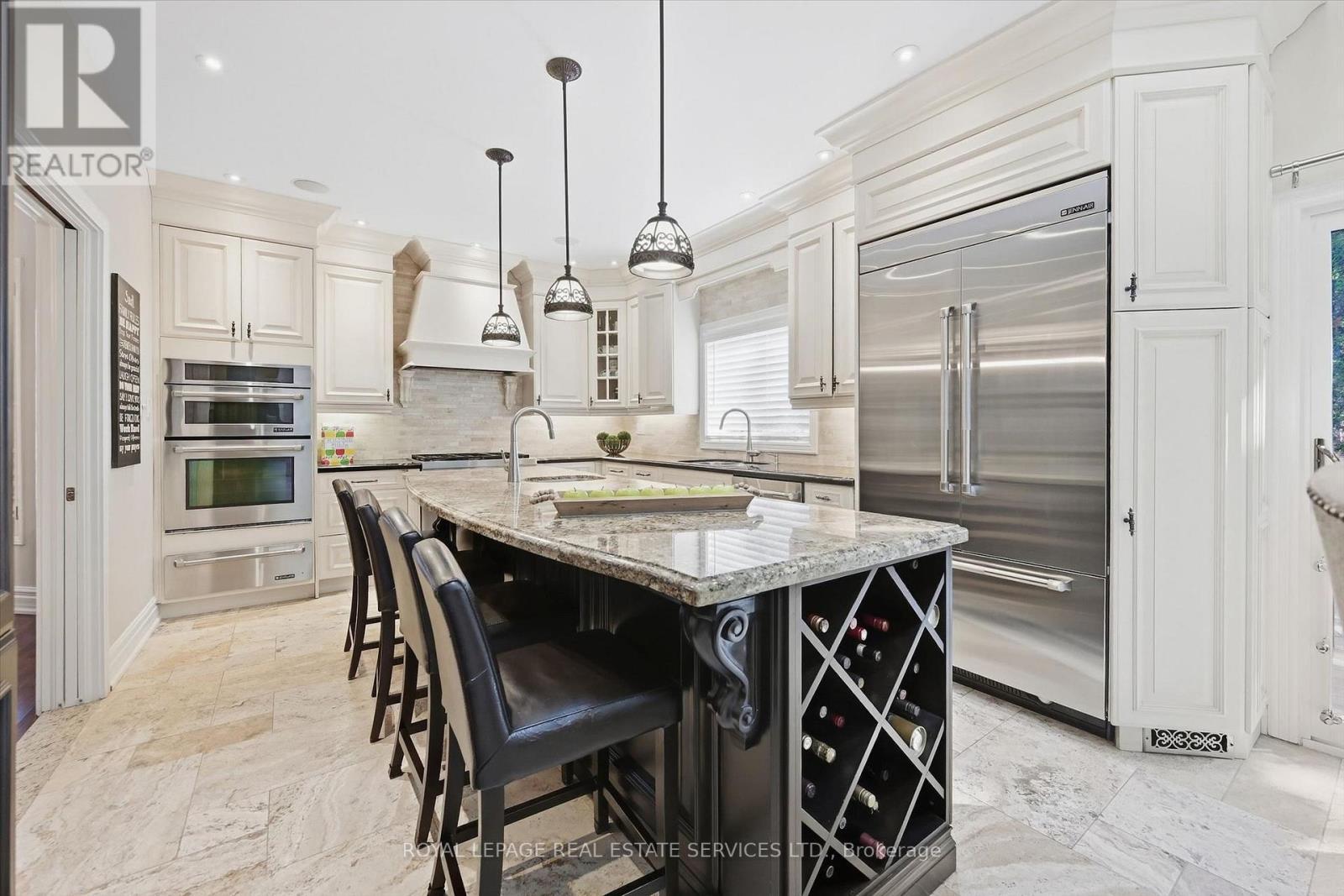 Chef-Inspired Kitchen w/Premium JennAir Appliances - 340 Oakridge Court, Oakville, ON