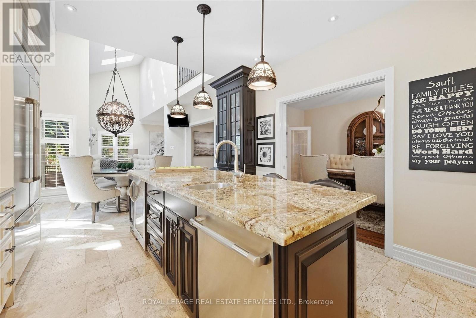 Centre Island with Prep Sink and Seating for Four - 340 Oakridge Court, Oakville, ON