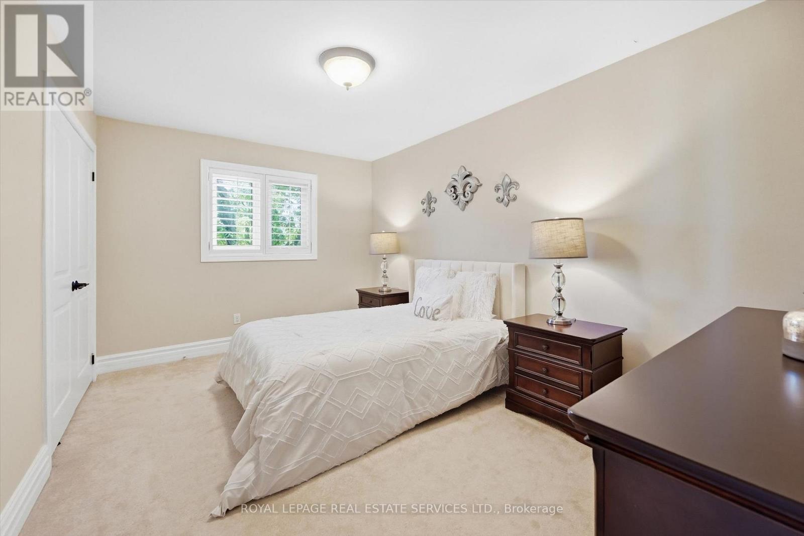 Second Bedroom w/Plush Broadloom & Cal. Shutters - 340 Oakridge Court, Oakville, ON