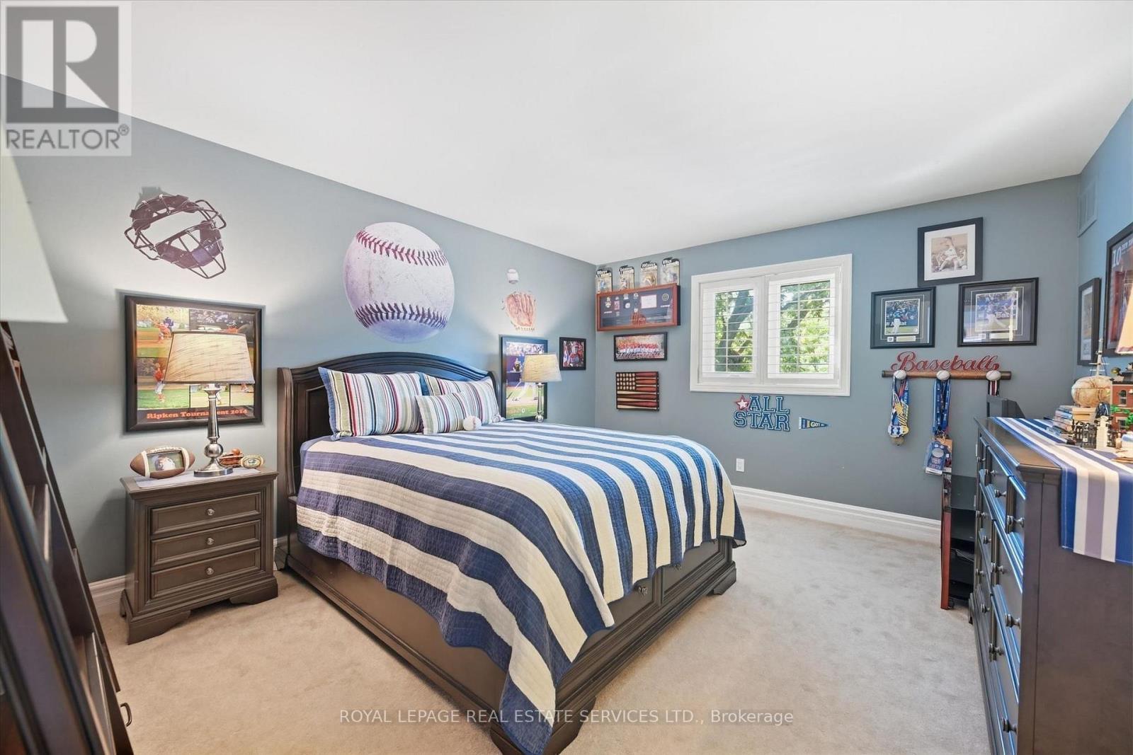 Third Bedroom w/Plush Broadloom & Cal. Shutters - 340 Oakridge Court, Oakville, ON