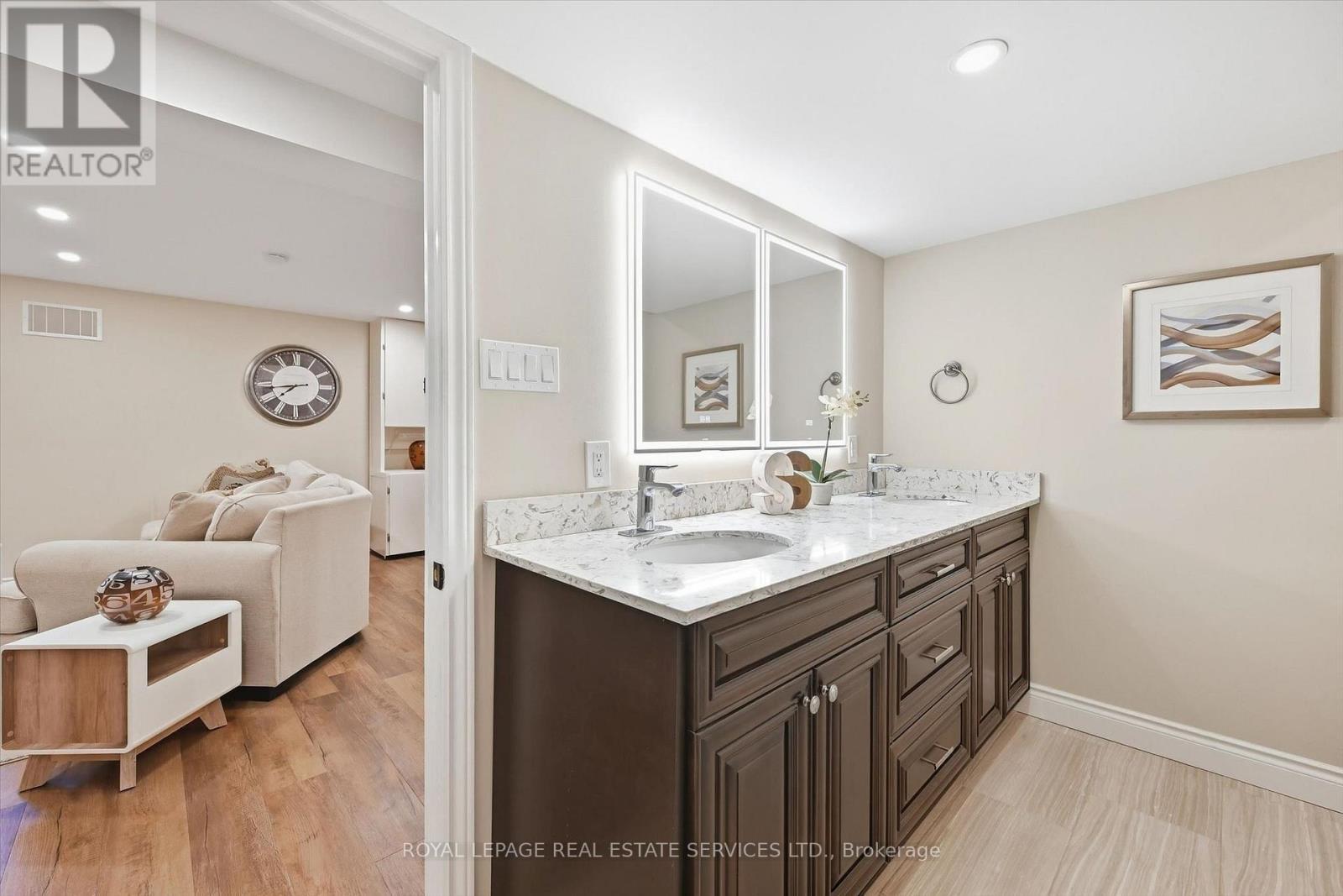 Spa-Inspired Four-Piece Bathroom with Double Sinks - 340 Oakridge Court, Oakville, ON
