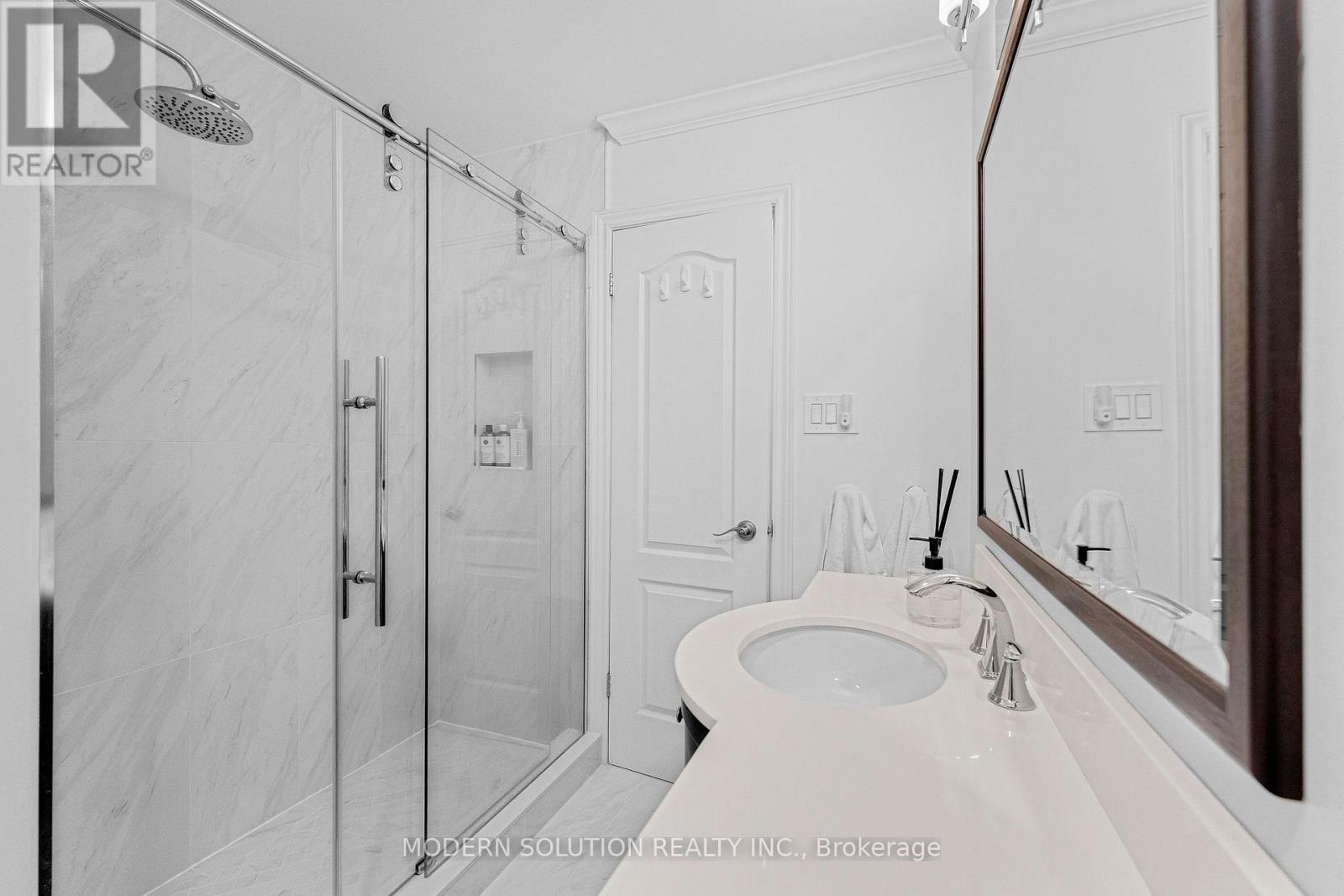 2250 Dunedin Road, Oakville, ON