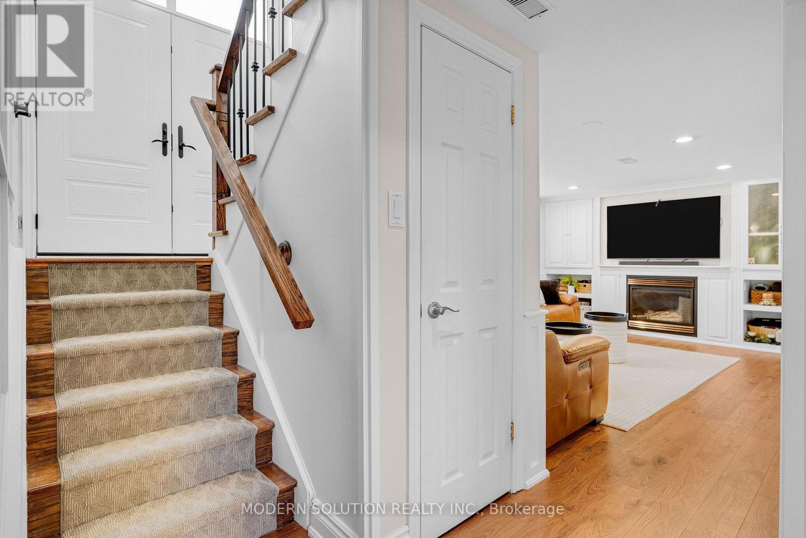 2250 Dunedin Road, Oakville, ON