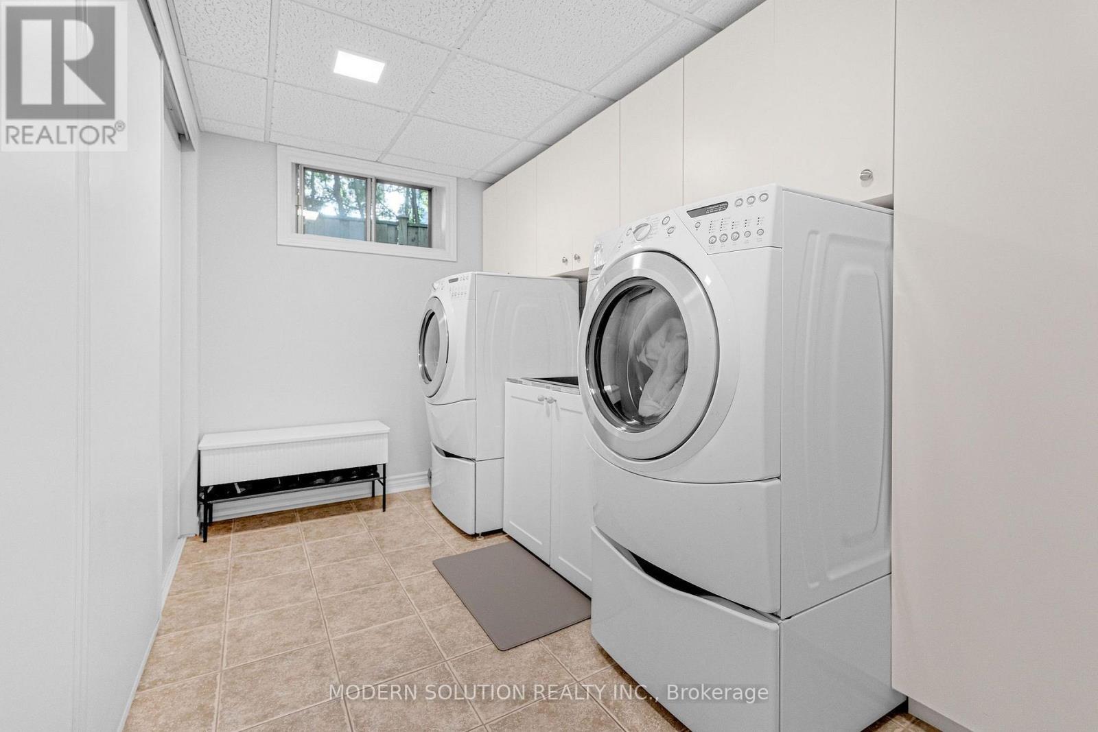 2250 Dunedin Road, Oakville, ON