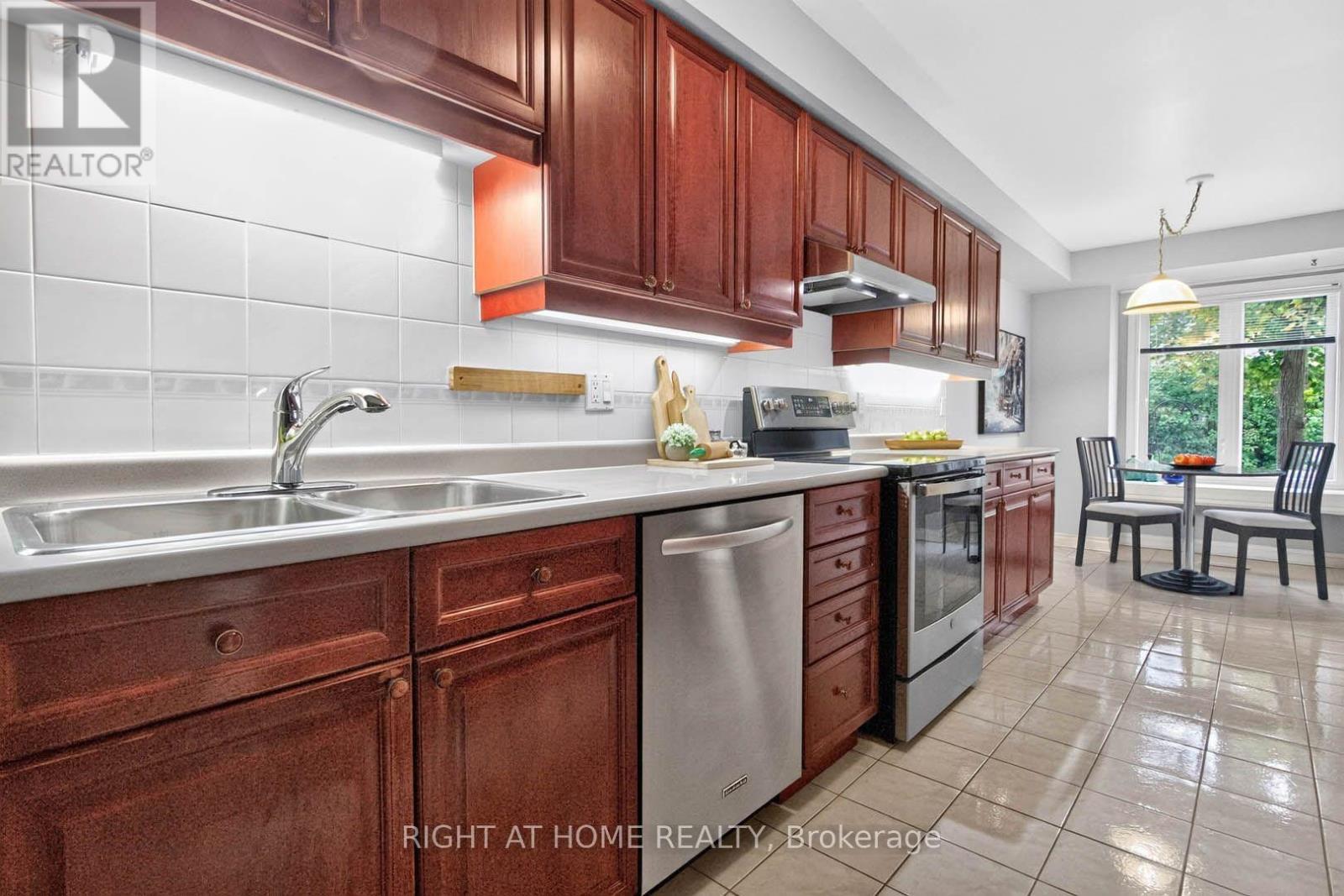 83 - 5480 Glen Erin Drive, Mississauga, ON