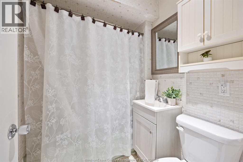 3672 Girardot, Windsor, ON