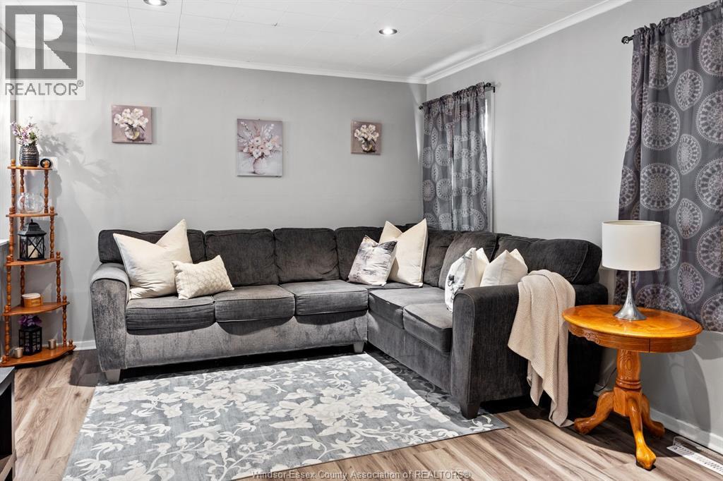 3672 Girardot, Windsor, ON