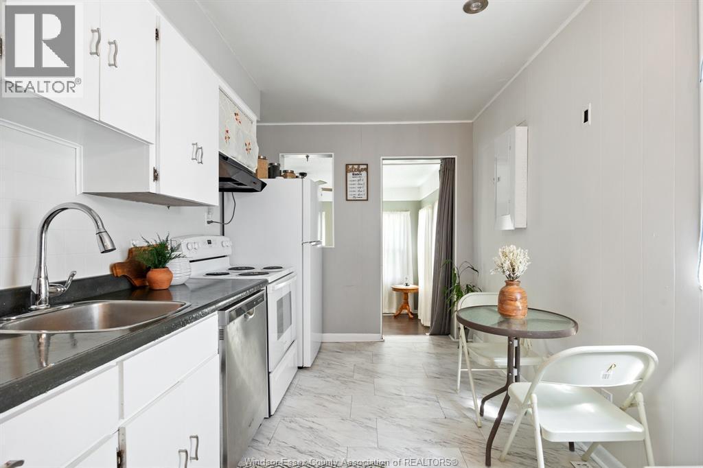 3672 Girardot, Windsor, ON