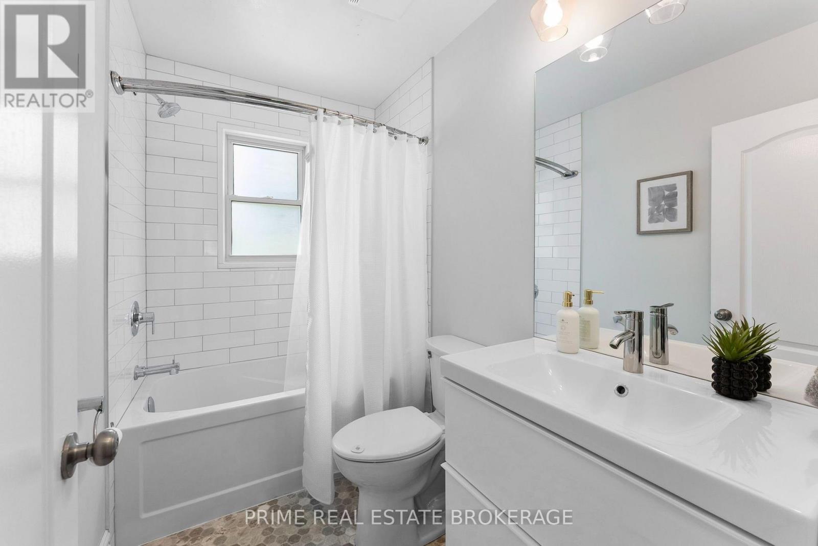 65 David Street, London South (South V), ON