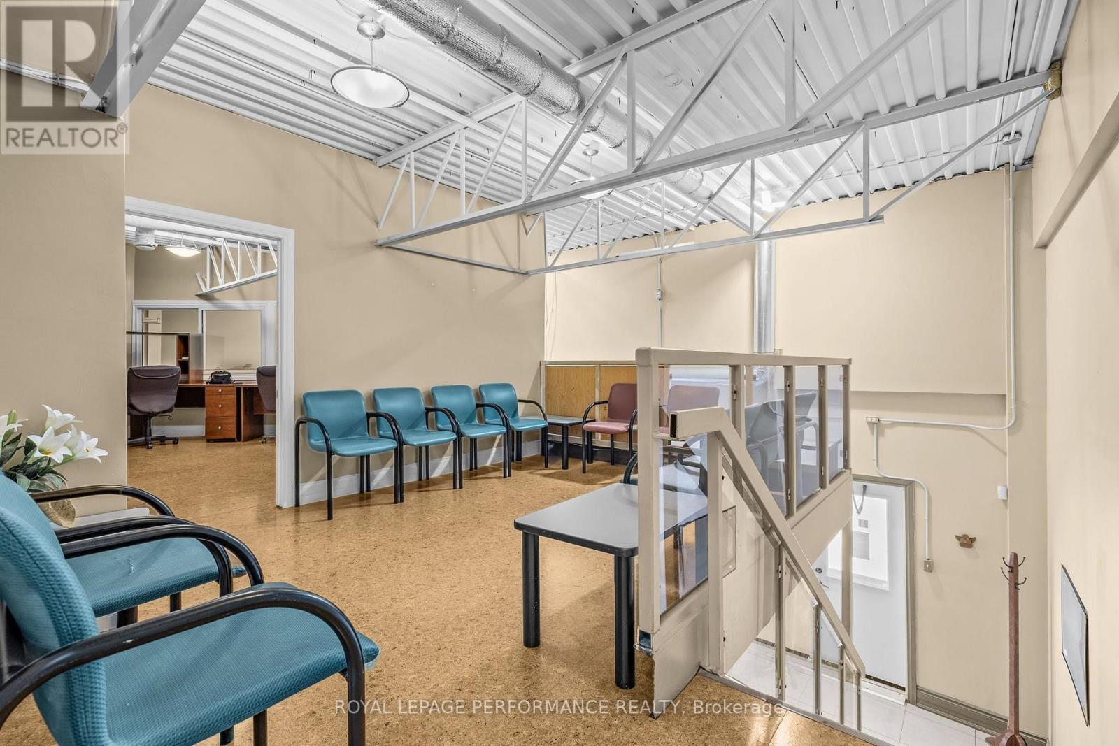 21 - 5350 Canotek Road, Ottawa, ON