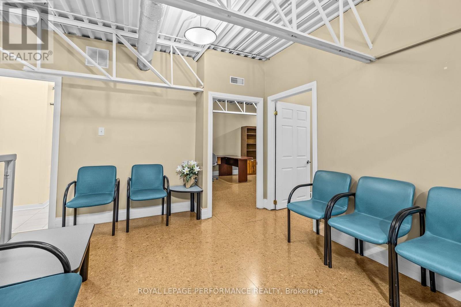 21 - 5350 Canotek Road, Ottawa, ON