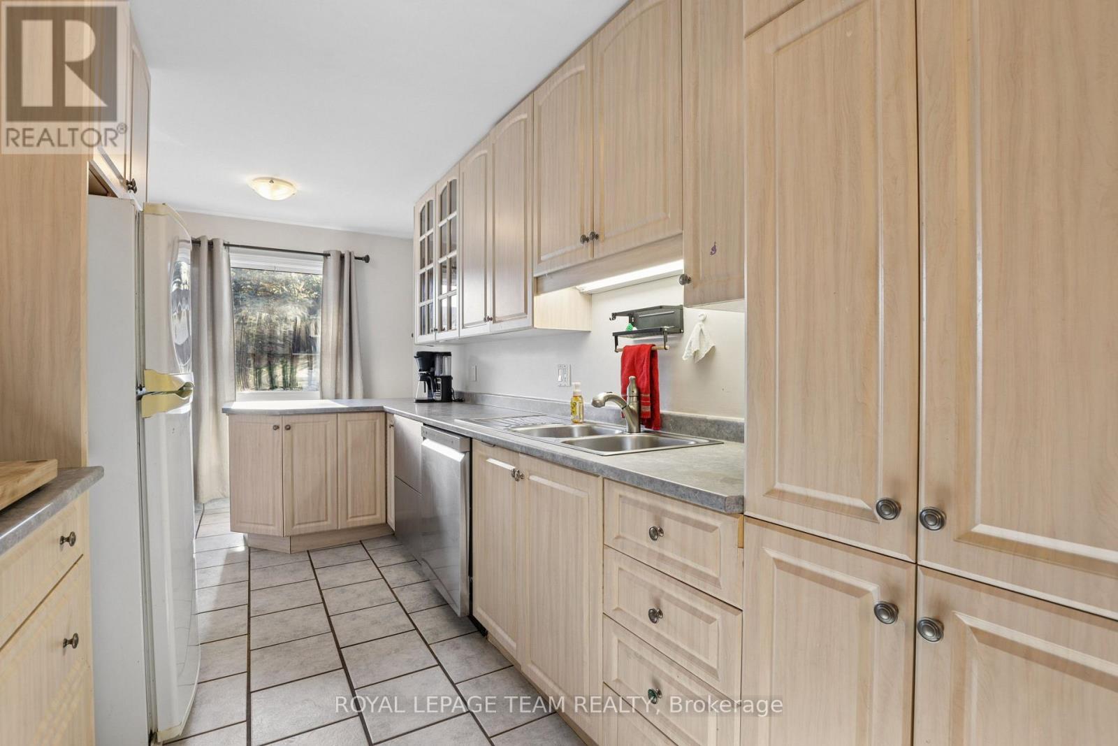 1133 St Emmanuel Terrace, Ottawa, ON