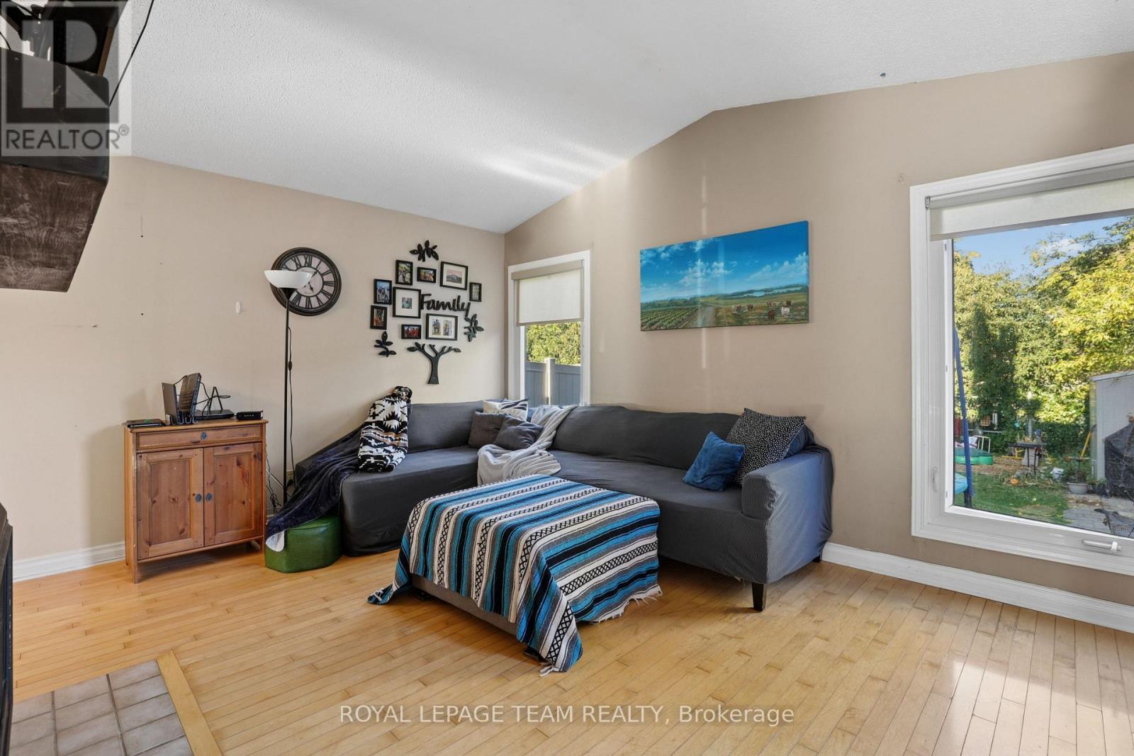 1133 St Emmanuel Terrace, Ottawa, ON