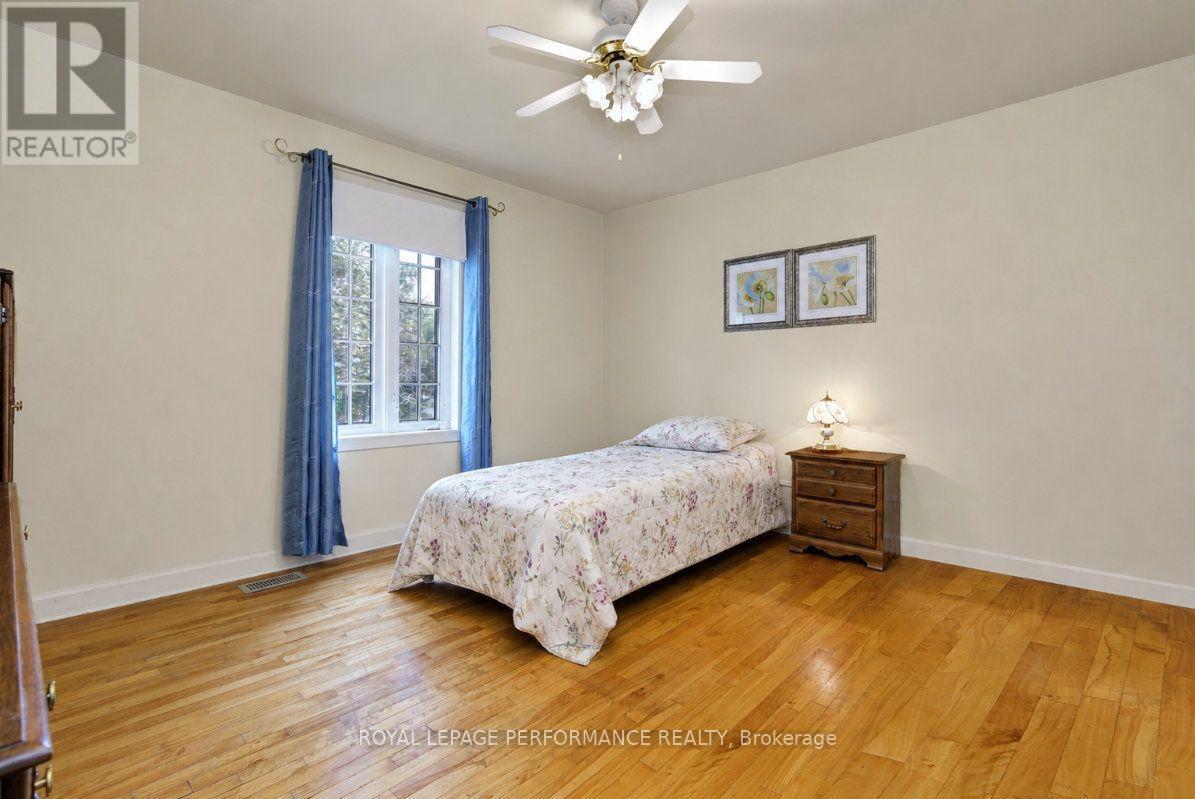 550 Wolffdale Crescent, Ottawa, ON