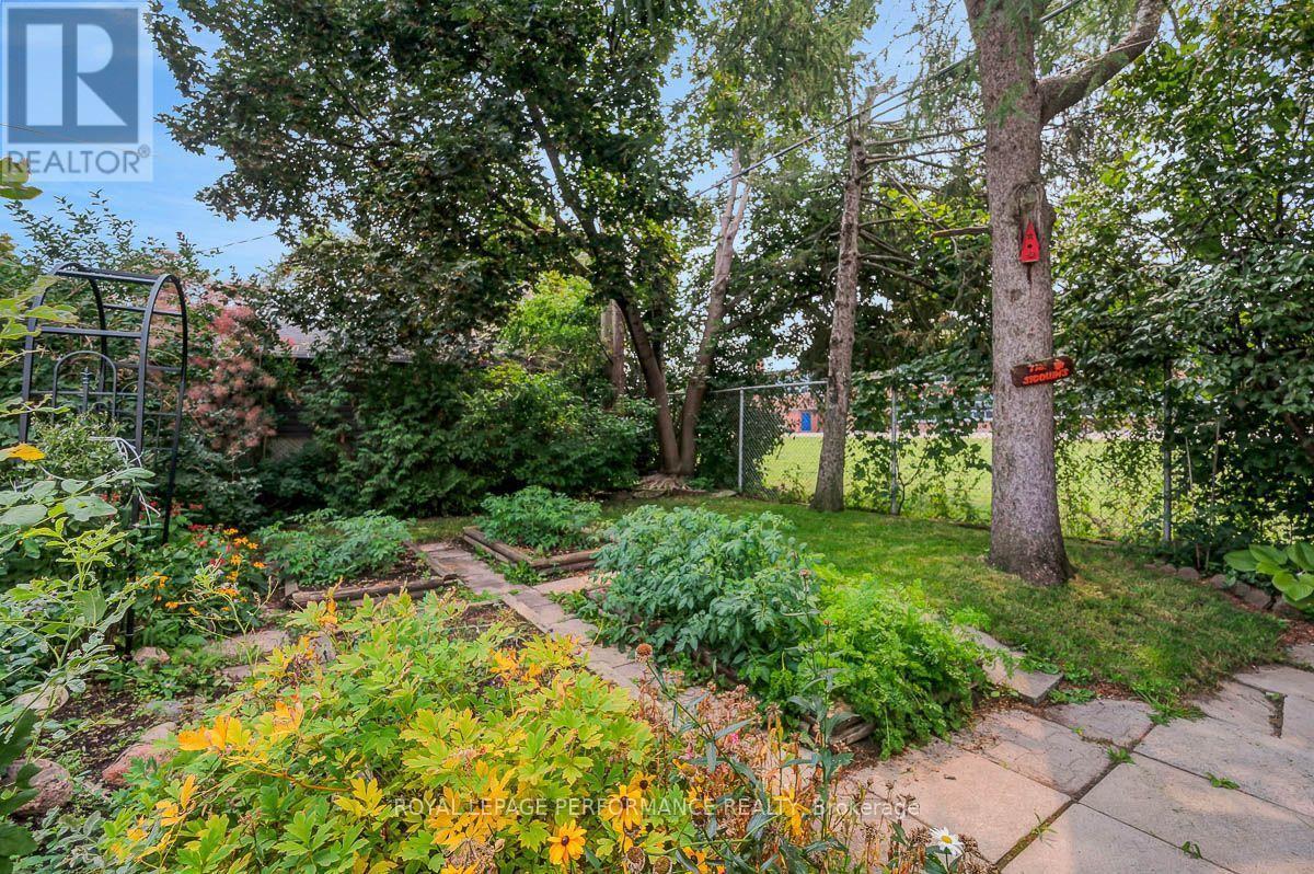 550 Wolffdale Crescent, Ottawa, ON