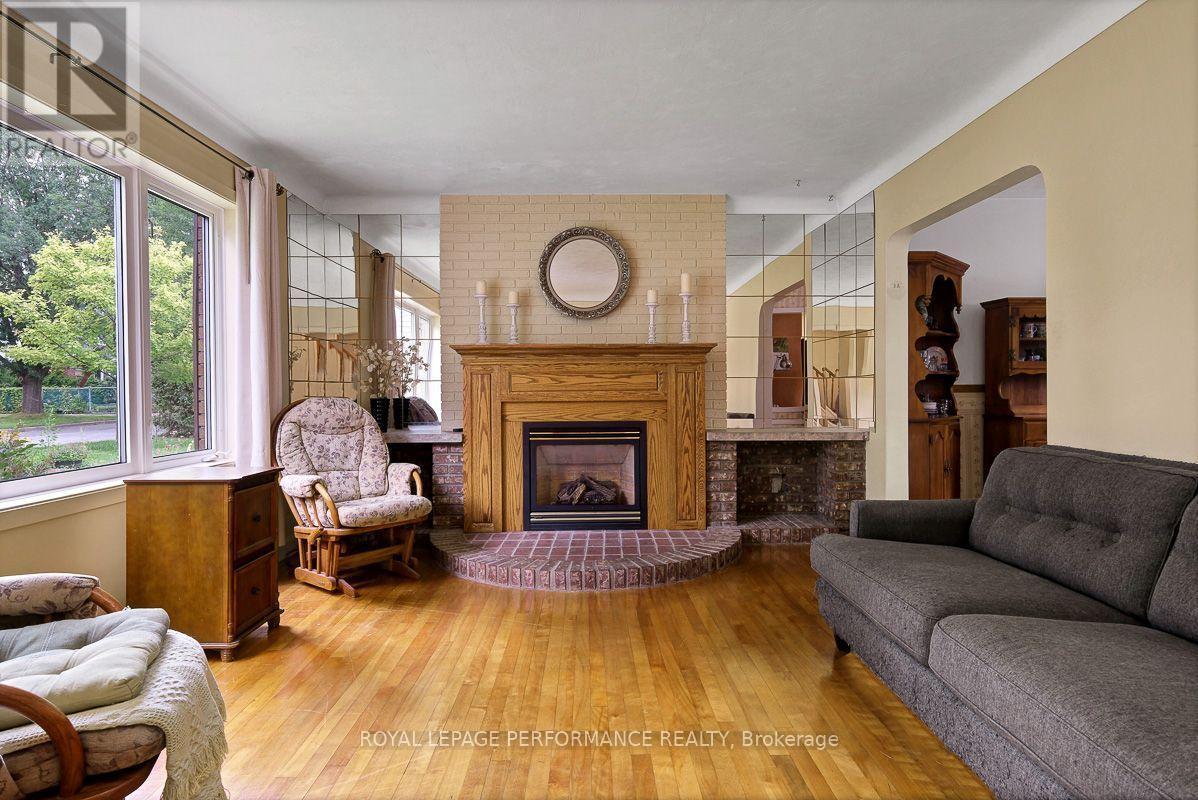 550 Wolffdale Crescent, Ottawa, ON