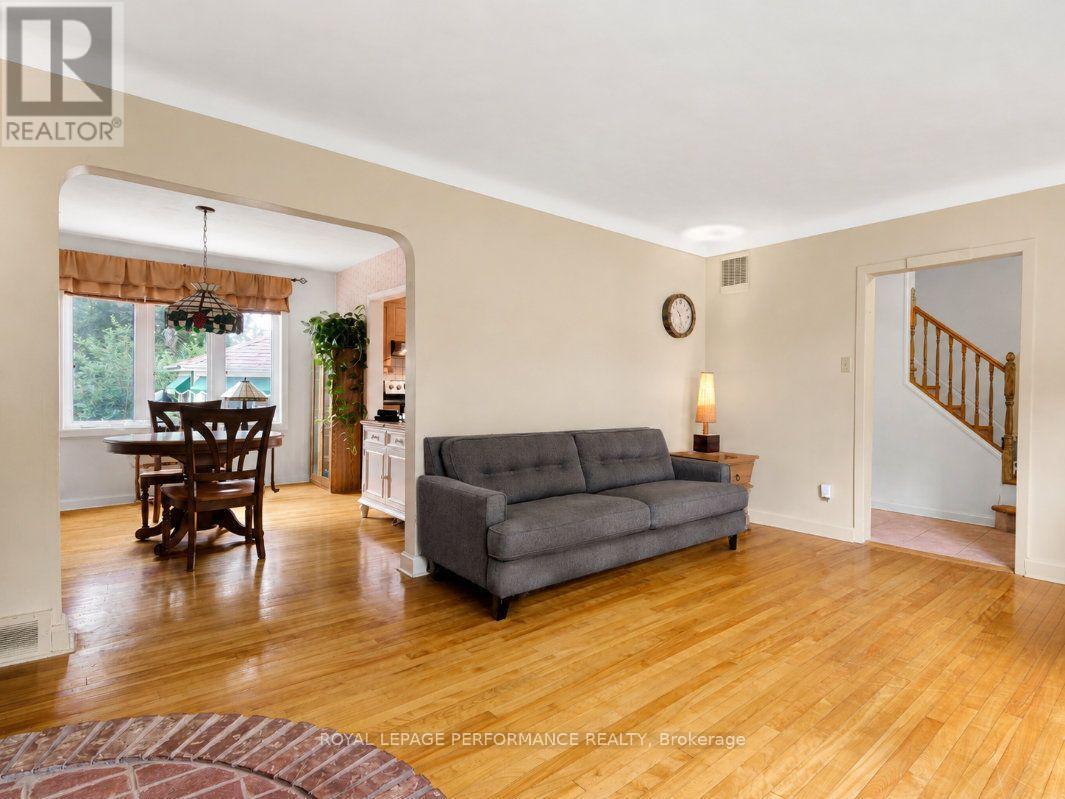 550 Wolffdale Crescent, Ottawa, ON
