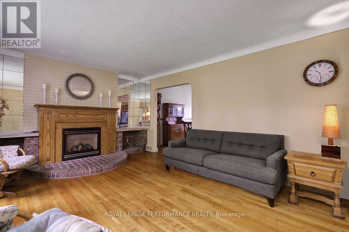 550 Wolffdale Crescent, Ottawa, ON