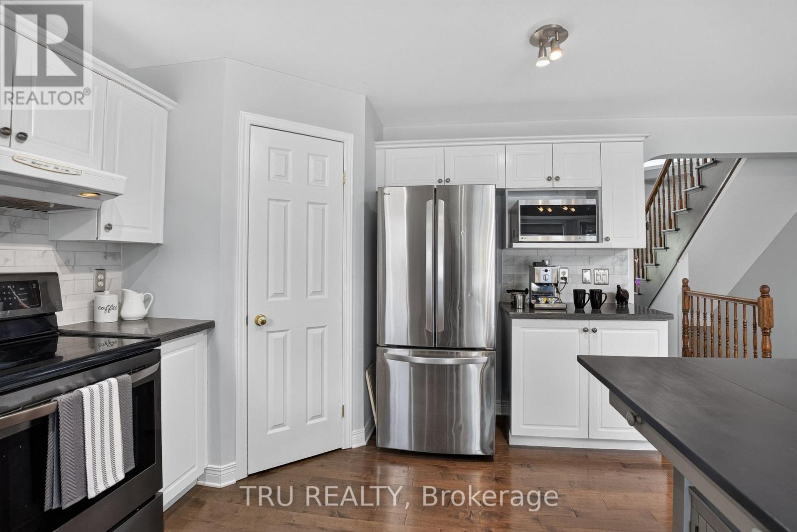 Large Walk-In Pantry - 57 Golflinks Drive, Ottawa, ON