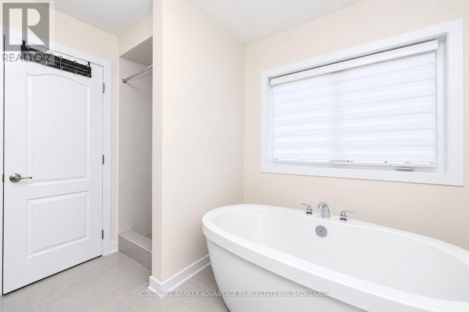 8 Downriver Drive, Welland (Dain City), ON
