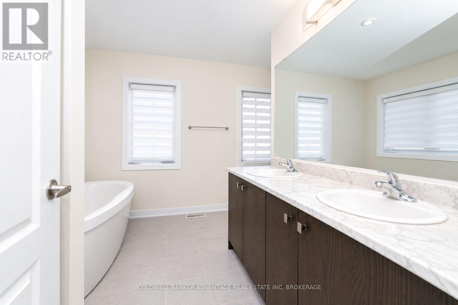 8 Downriver Drive, Welland (Dain City), ON