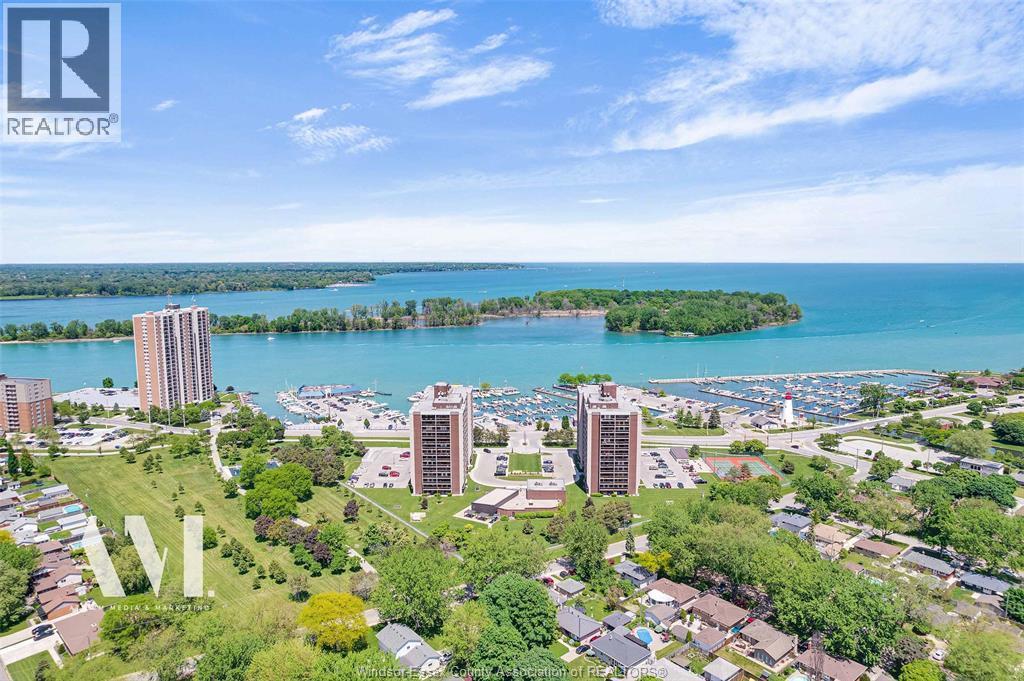 1362 Elsmere, Windsor, ON