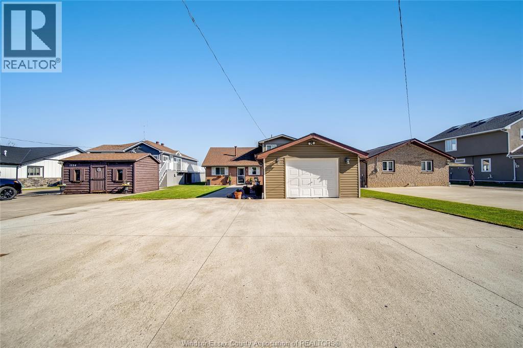 1328 Shoreline Avenue, Lakeshore, ON