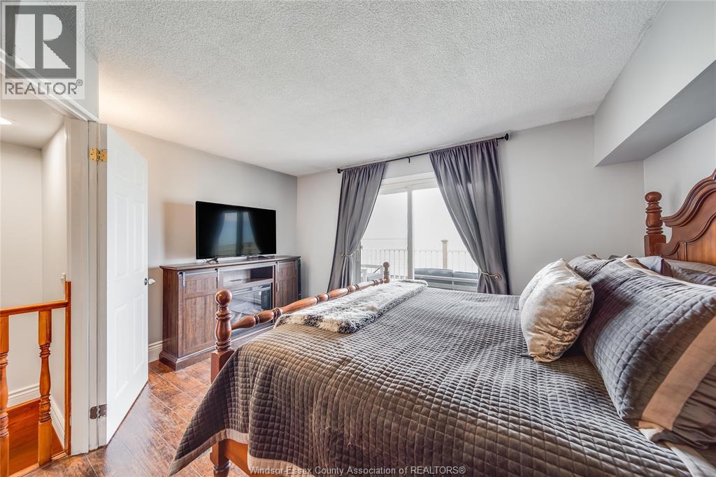 1328 Shoreline Avenue, Lakeshore, ON